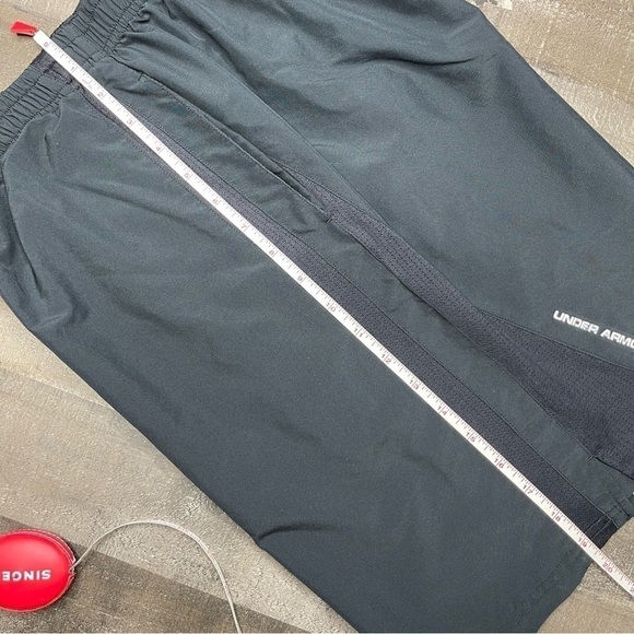 Under Armour Active Short size Large - Picture 9 of 10
